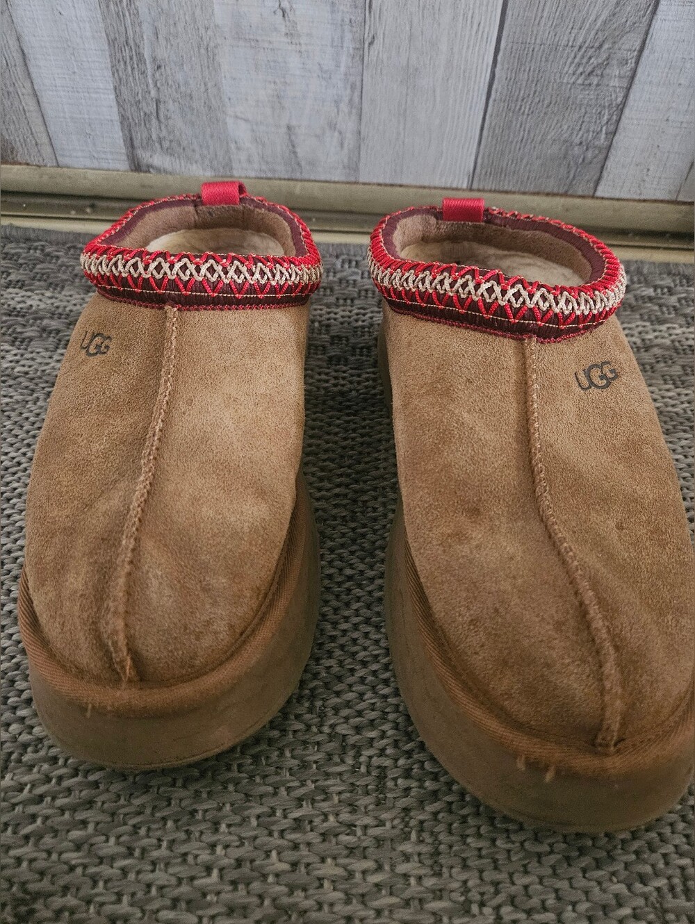 UGG Womens Tazz Platform Slipper. 9